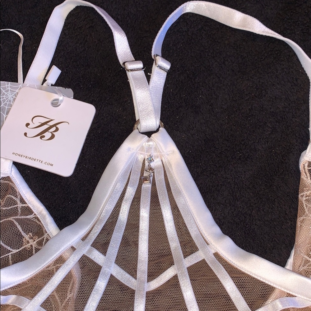 Honey Birdette “Sylvie” Elegant White Lace Bra, Panty & Stay Up Stockings - Picture 3 of 7